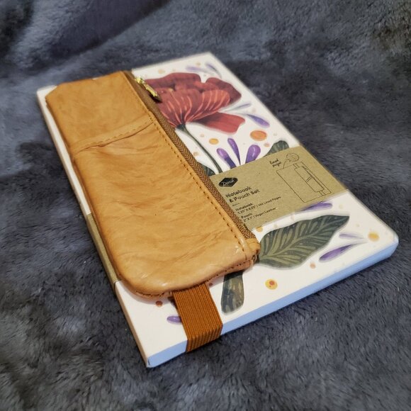 Denik Floral Notebook & Pouch Set 8.25" x 5.25" - Picture 4 of 6